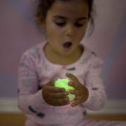 PlayFoam pěnová kuličková modelína set 4 barvy svítí ve tmě fosforeskuje