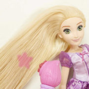 HASBRO Disney Princess Locika panenka princezna 26cm kouzelné vlasy