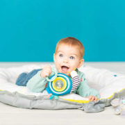 TAF TOYS Baby chrastítko textilní šnek Scotty 15cm s klipem pro miminko