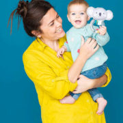 TAF TOYS Baby chrastítko textilní koala Kimmi 14cm pro miminko
