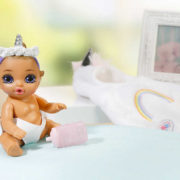 ZAPF BABY BORN Surprise panenka miminko v uzlíčku pije čůrá různé druhy