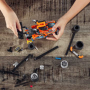 LEGO TECHNIC Tahač závodní 42104 STAVEBNICE
