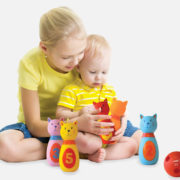 LUDI Hra baby bowling kočičky set 5 soft kuželek s koulí plast pro miminko