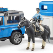 BRUDER 02588 Auto Land Rover policie s přepravníkem set s koněm a figurkou