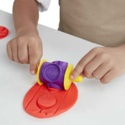 HASBRO Play-Doh Cukrárna kreativní set modelína 280g s nástroji