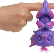 Fingerlings Baby dráček interaktivní na prst na baterie různé barvy Zvuk