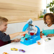 MATTEL HOT WHEELS City color shifters robo žralok set akční dráha s autíčkem plast