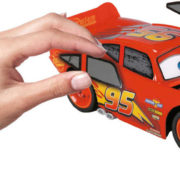 DICKIE RC Auto Blesk McQueen Crash Turbo na vysílačku 2,4GHz na baterie Auta (Cars)
