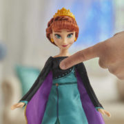 HASBRO Panenka Anna Frozen 2 (Ledové království) zpívá na baterie Světlo Zvuk