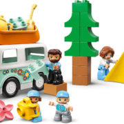 LEGO DUPLO Rodinný karavan 10946 STAVEBNICE