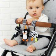 GaGaGu Závěsná hračka baby set mýval, tučňák, donut pro miminko PLYŠ