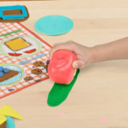 HASBRO PLAY-DOH Modelína kreativní set s nástroji v piknikovém koši