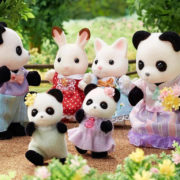 Sylvanian Families rodina pandy set 4 figurky pandí rodinka v krabici