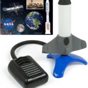 Raketa NASA vystřelovací set s nožní pumpou na vzduch a samolepkami