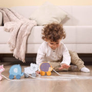 VIGA DŘEVO PolarB Tahačka baby lední medvěd tahací *DŘEVĚNÉ HRAČKY*