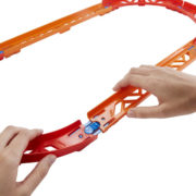 MATTEL HOT WHEELS Track Builder set s autíčkem pro stavitele Zatáčky