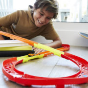 MATTEL HOT WHEELS Track Builder set s autíčkem pro stavitele Zatáčky