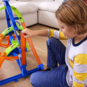 MATTEL HOT WHEELS Dráha vývrtková herní set s autíčkem v krabici