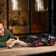 LEGO TECHNIC Auto model Audi RS Q e-tron 42160 STAVEBNICE