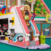 LEGO FRIENDS Obchodní centrum v městečku Heartlake 42604 STAVEBNICE