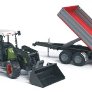 BRUDER 02104 (2104) Traktor FENDT Farmer + sklapěcí vůz