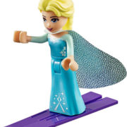 LEGO JUNIORS Ledové hřiště pro Annu a Elsu Frozen 10736 STAVEBNICE