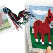 SES CREATIVE Dečka dětská vyšívací Kůň set s bavlkami malá švadlenka