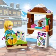 LEGO FRIENDS Kluziště v zimním středisku 41322 STAVEBNICE
