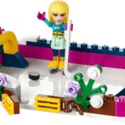 LEGO FRIENDS Kluziště v zimním středisku 41322 STAVEBNICE