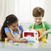 HASBRO PLAY-DOH Set Trouba mikrovlnná s doplňky + modelína 6 kelímků Světlo Zvuk