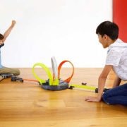 MATTEL HOT WHEELS Dráha Roto Revoluce herní set se 2 autíčky na baterie