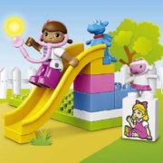 LEGO DUPLO Doktorka Plyšáková Ordinace na dvorku 10606 STAVEBNICE