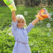 EP line Bubbles zábavné rukavice s bublifukem na tvorbu bublin zvířátko 8 druhů