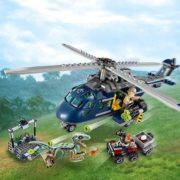 LEGO JURSKÝ SVĚT Pronásledování Bluea helikoptérou 75928 STAVEBNICE